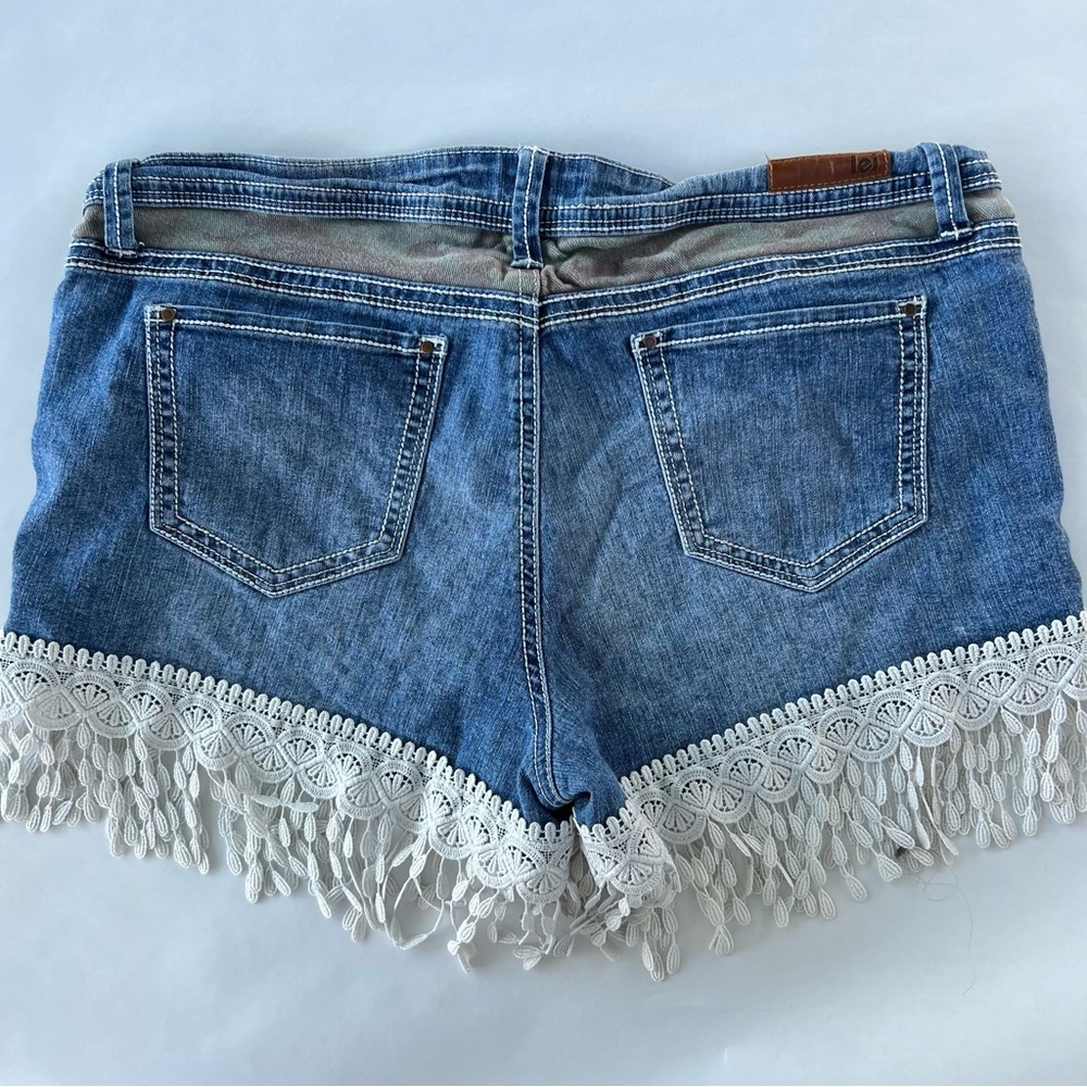 Womens LEI denim blue jean ivory‎ crochet fringe shorts size 11